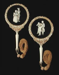 Paire de miroirs à main, probablement fabriqués à Canton, période Qianlong, 1736-95